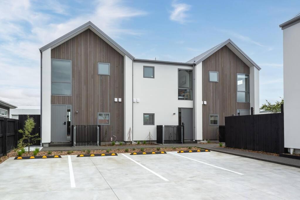 Hop, Skip, Jump To The City ! Christchurch Exterior foto